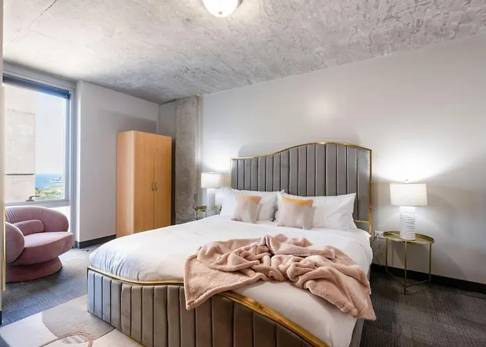 Downtown 9bd - Sleep 18 - Chicago