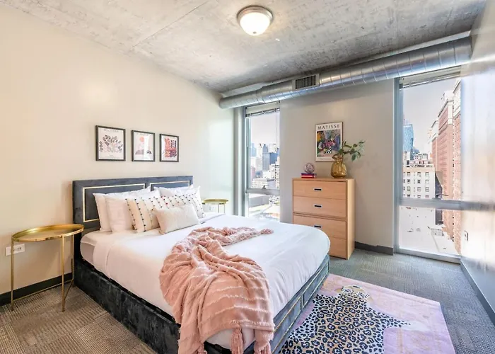 Downtown 9bd - Sleep 18 -