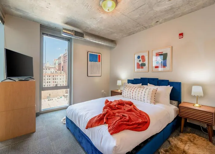Downtown 9bd - Sleep 18 -