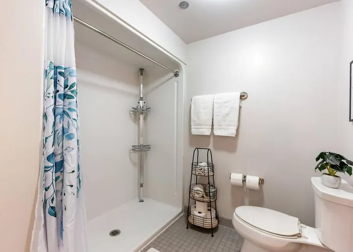 Downtown 9bd - Sleep 18 -