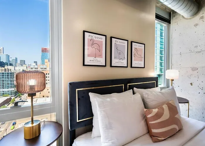 Downtown 9bd - Sleep 18 - *